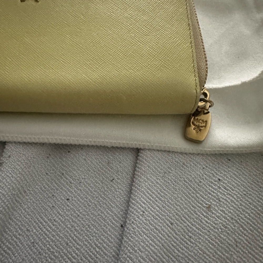 Mcm - Picture 2 of 8